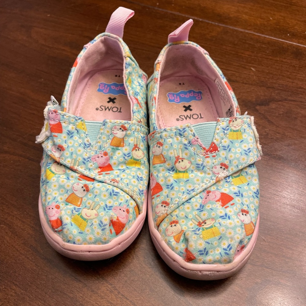 TOMS Peppa Pig Toddler Shoes size 9